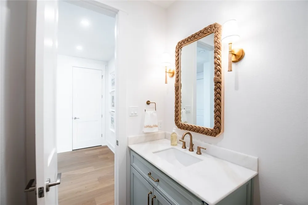 136 W Cotter Avenue #20 Port Aransas, TX 78373