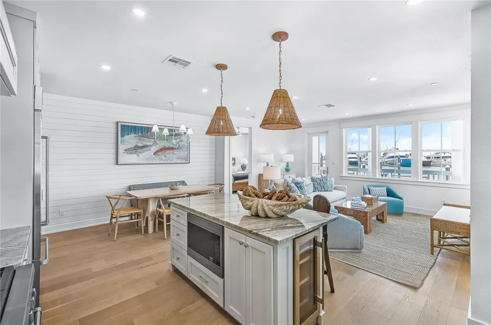 136 W Cotter Avenue #20 Port Aransas, TX 78373