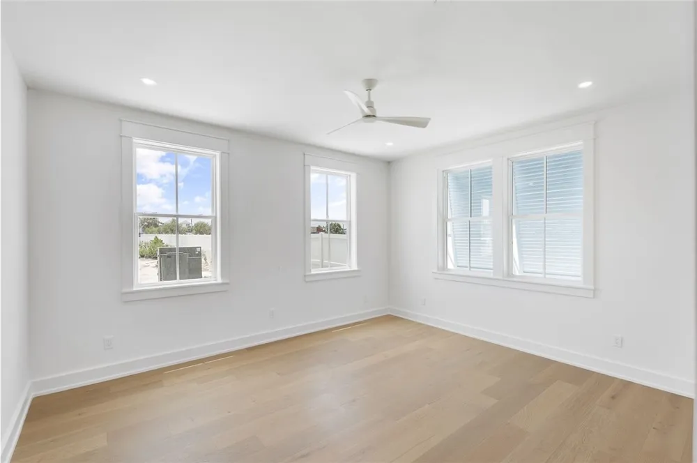 136 W Cotter Avenue #17 Port Aransas, TX 78373