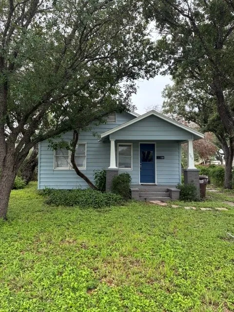 309 E Hoffman Avenue