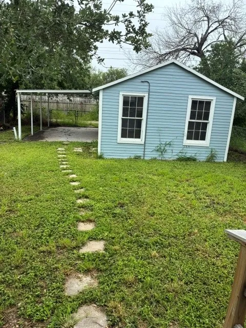 309 E Hoffman Avenue Kingsville, TX 78363