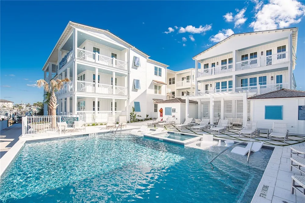 136 W Cotter Avenue #15 Port Aransas, TX 78373