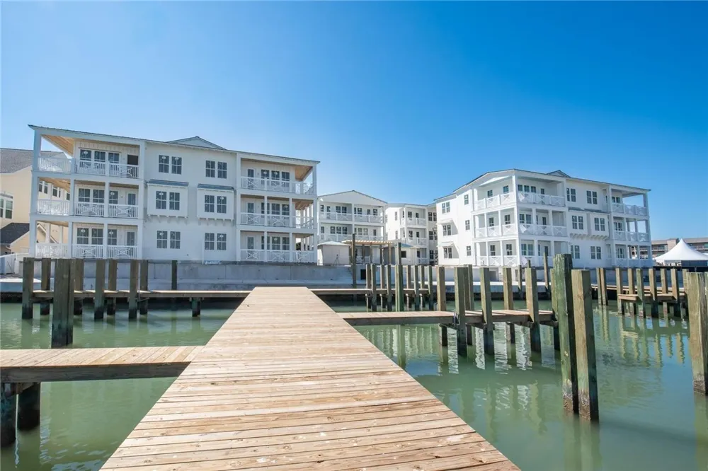136 W Cotter Avenue #15 Port Aransas, TX 78373