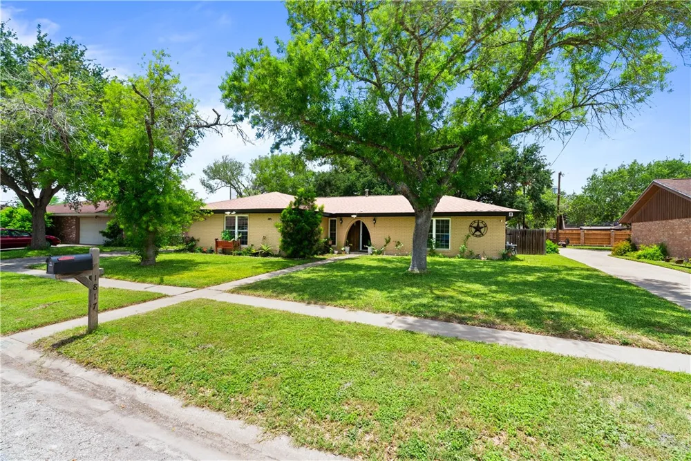 1817 Jerome Street Kingsville, TX 78363