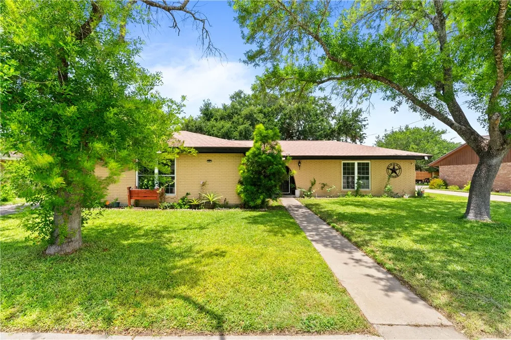 1817 Jerome Street Kingsville, TX 78363