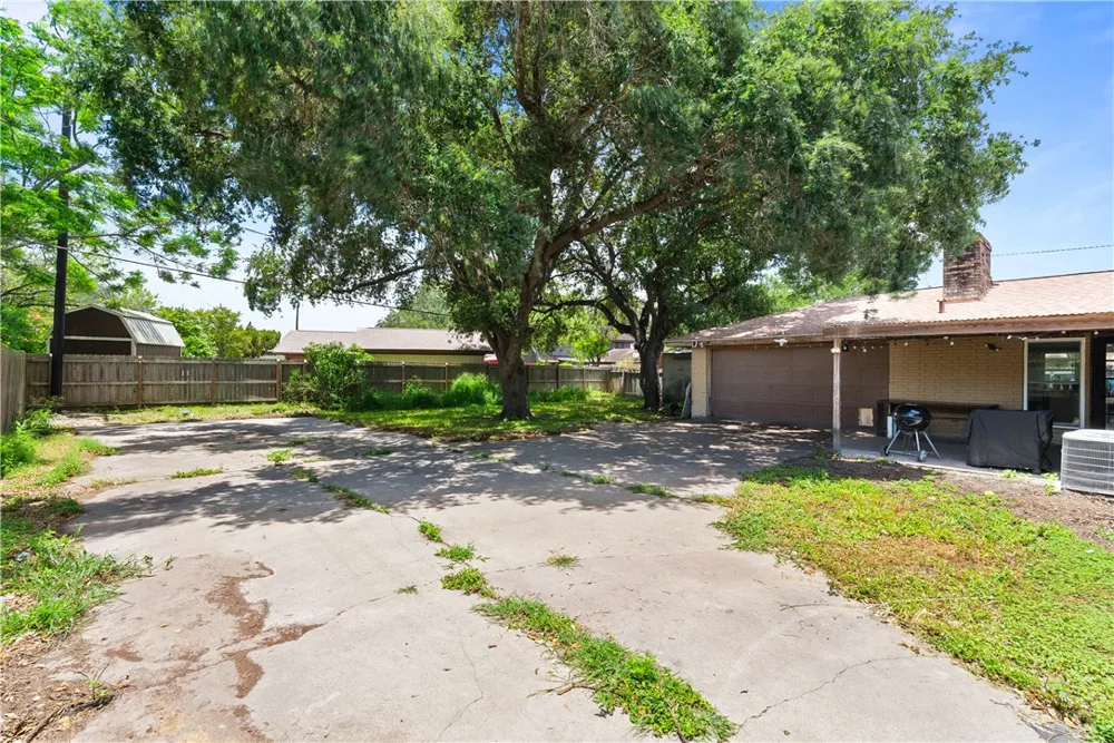1817 Jerome Street Kingsville, TX 78363