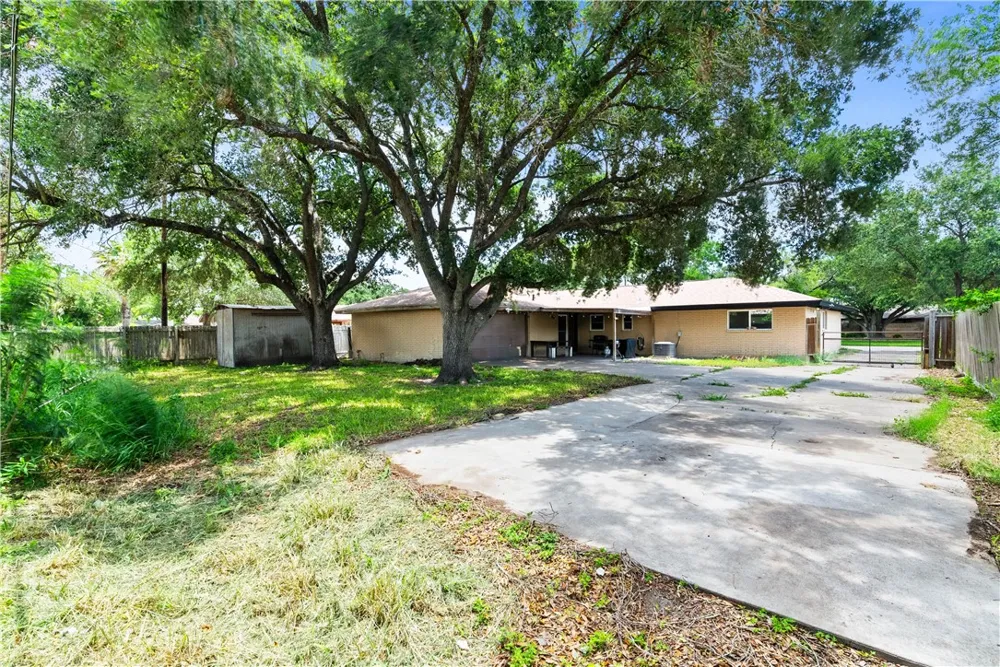 1817 Jerome Street Kingsville, TX 78363