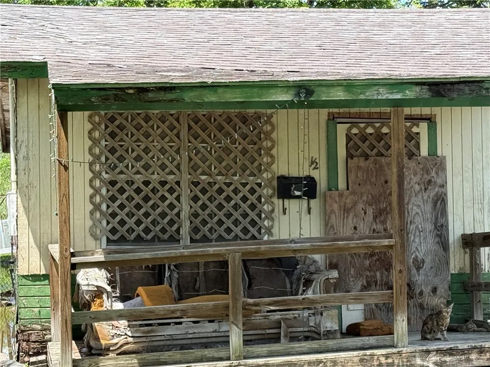 933 Ross #1/2 Robstown, TX 78380
