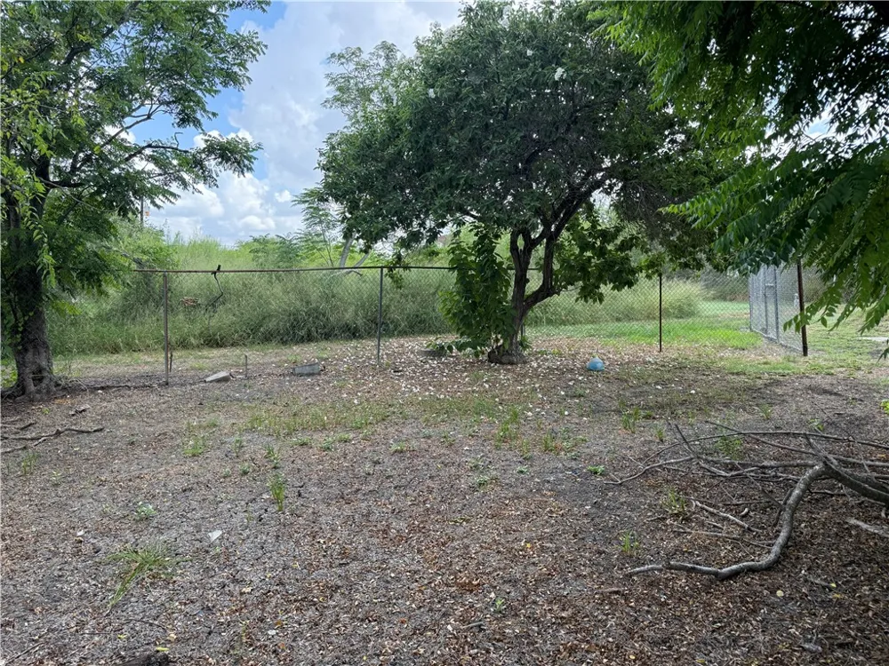 933 Ross #1/2 Robstown, TX 78380