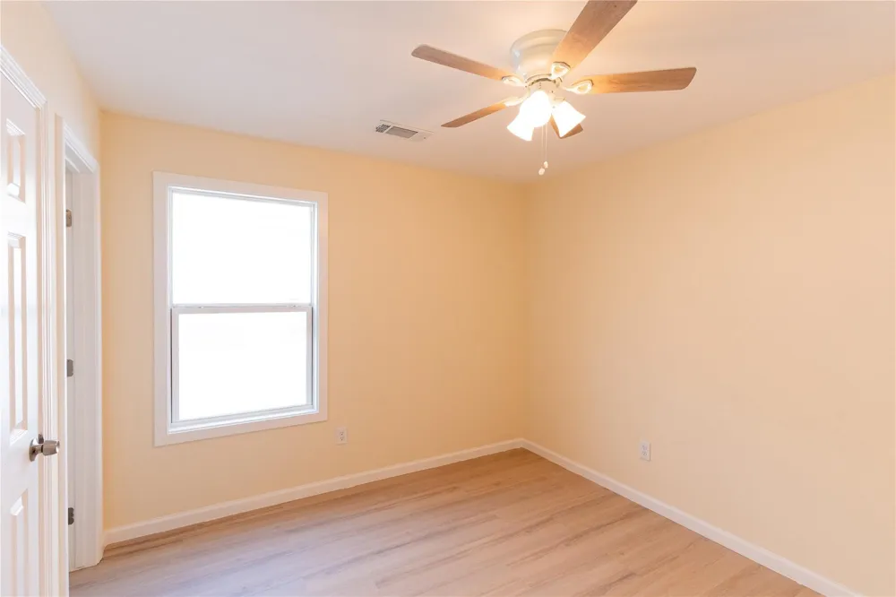 4425 7th Street Bacliff, TX 77518