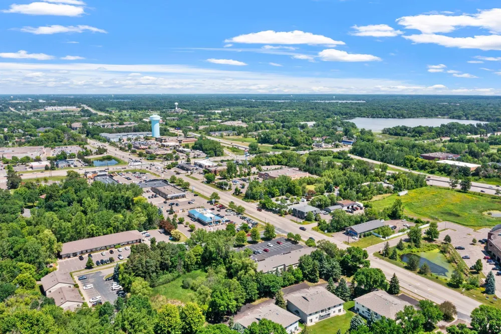 977 Heritage Court E Vadnais Heights, MN 55127