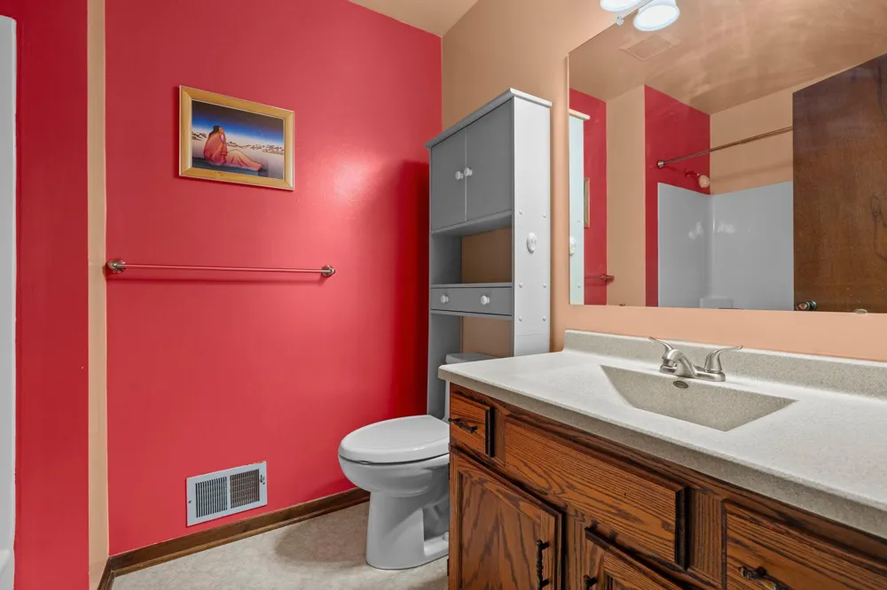 977 Heritage Court E Vadnais Heights, MN 55127