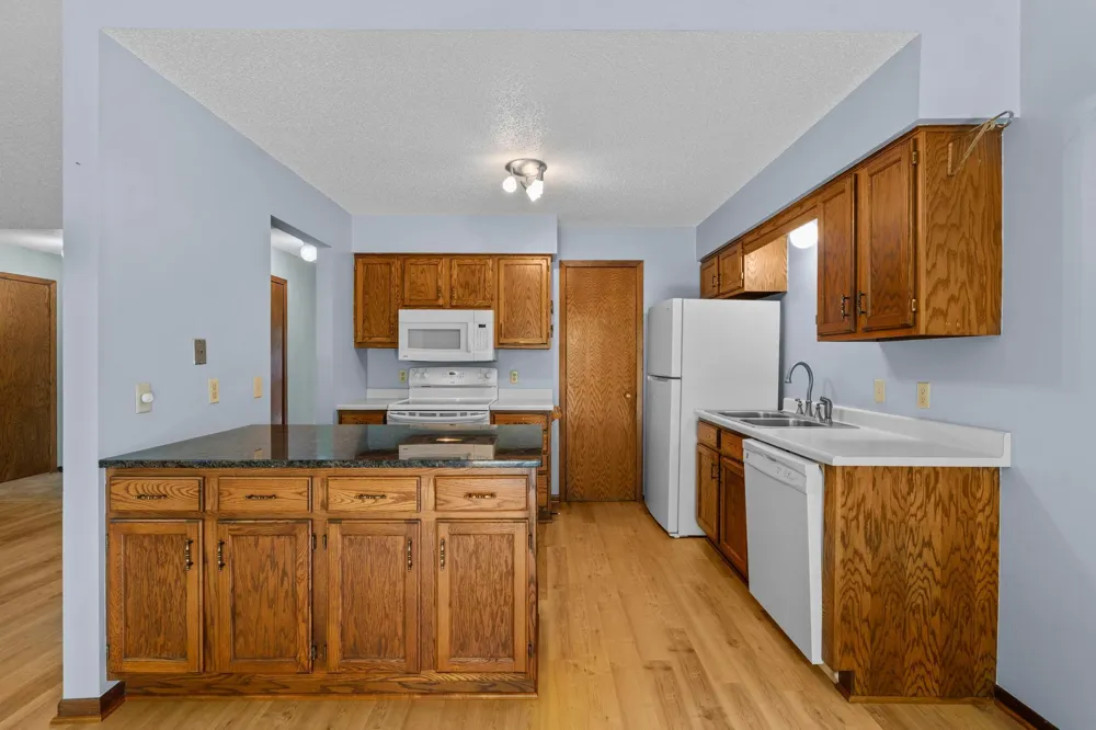 977 Heritage Court E Vadnais Heights, MN 55127