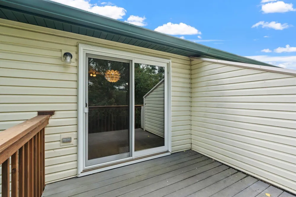 977 Heritage Court E Vadnais Heights, MN 55127