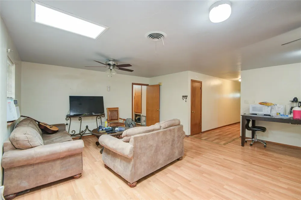 1421 Avenue S Freeport, TX 77541
