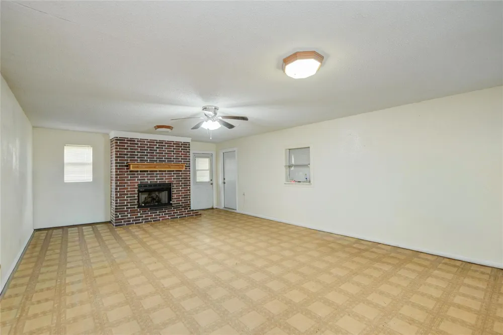 1421 Avenue S Freeport, TX 77541