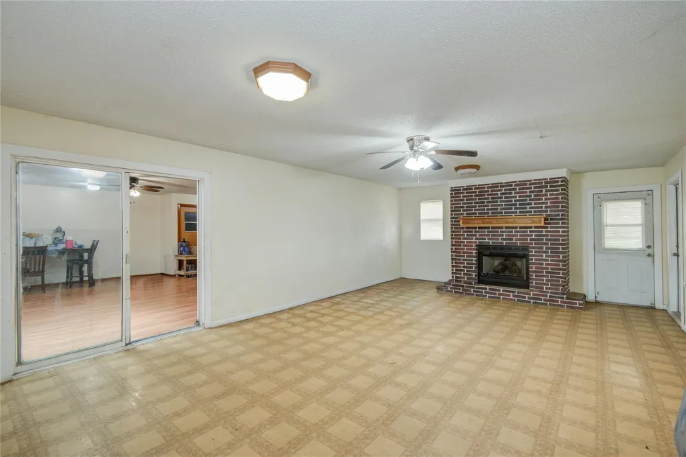 1421 Avenue S Freeport, TX 77541