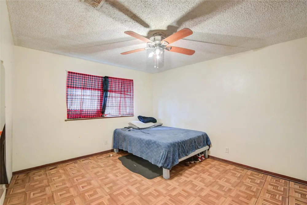 1421 Avenue S Freeport, TX 77541