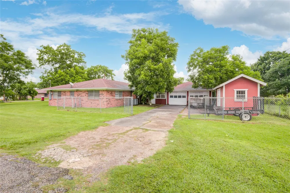 1421 Avenue S Freeport, TX 77541