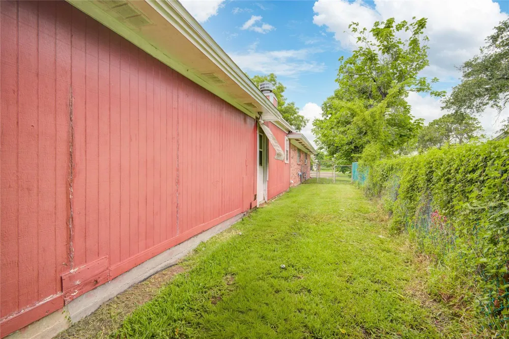 1421 Avenue S Freeport, TX 77541