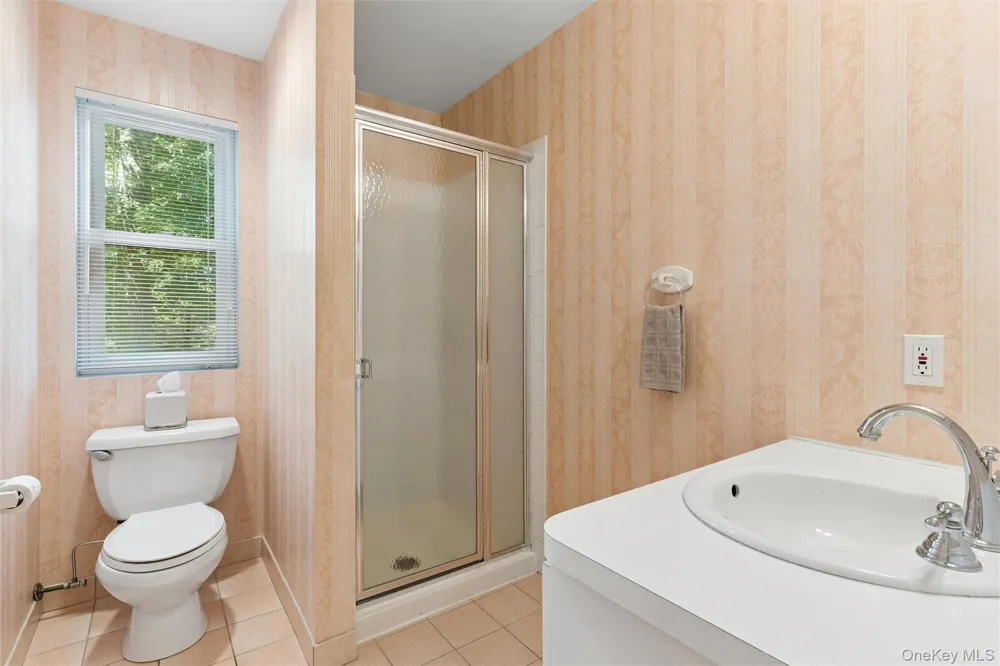 2 Greenwood Lane Woodbury, NY 11797