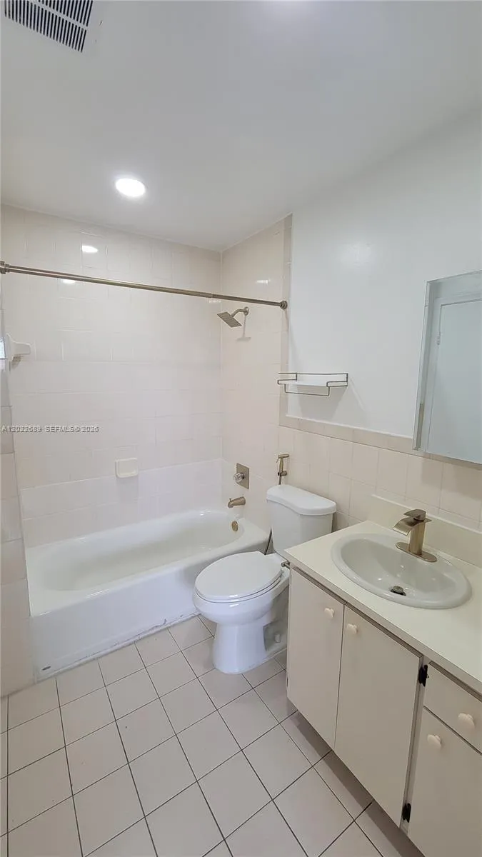 Address Not Shown Hialeah, FL 33013
