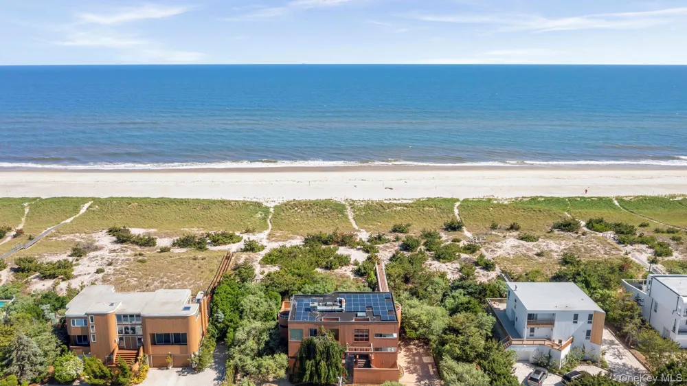 559 Dune Road Westhampton, NY 11978