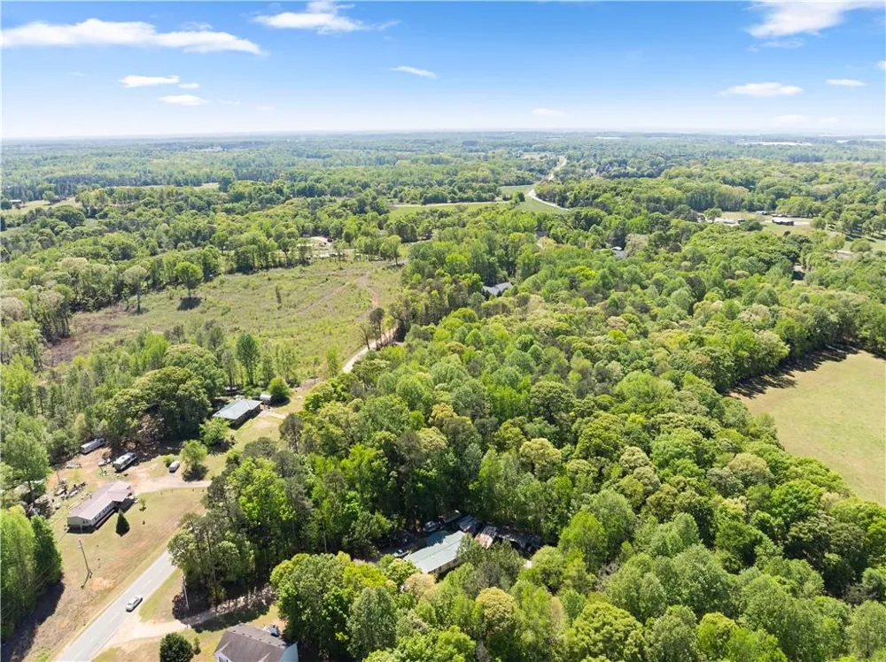 4272 Woods Bridge Road Commerce, GA 30529