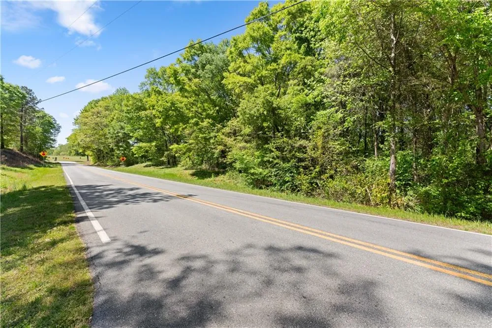 4272 Woods Bridge Road Commerce, GA 30529