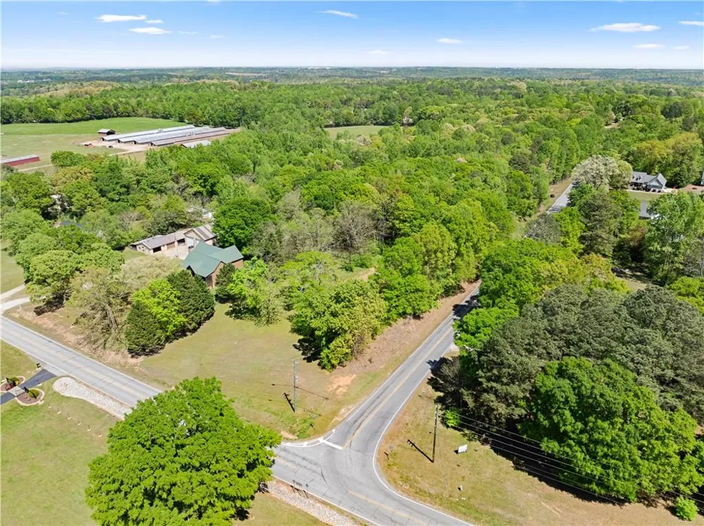 4272 Woods Bridge Road Commerce, GA 30529