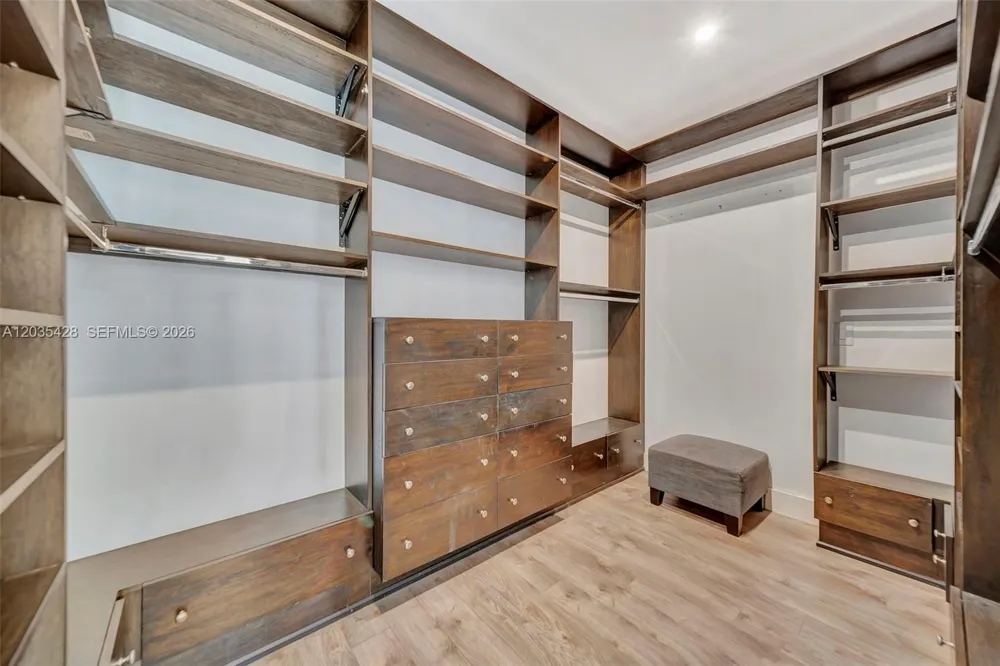 111 S Hibiscus Dr Miami Beach, FL 33139