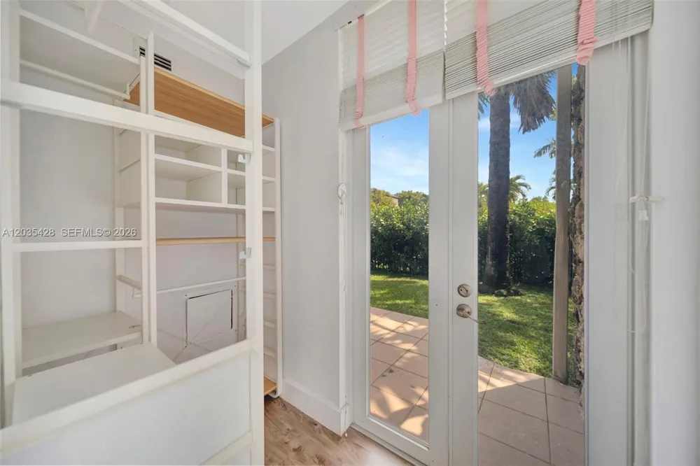 111 S Hibiscus Dr Miami Beach, FL 33139