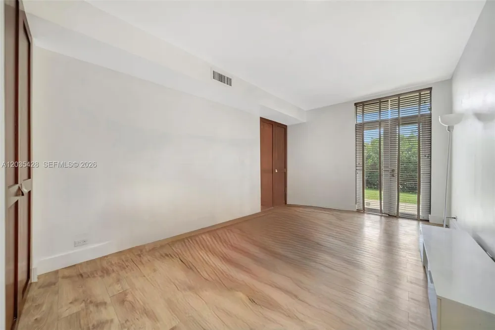 111 S Hibiscus Dr Miami Beach, FL 33139