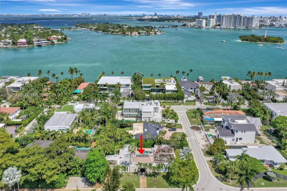 111 S Hibiscus Dr Miami Beach, FL 33139