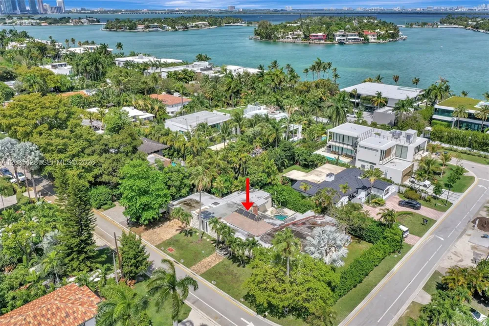 111 S Hibiscus Dr Miami Beach, FL 33139
