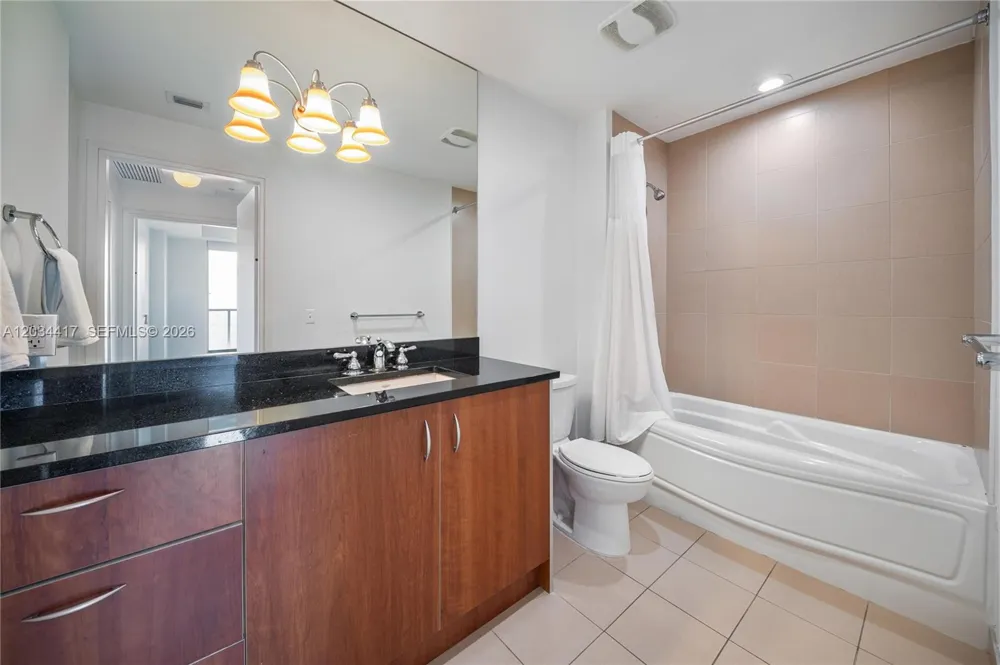 300 S Biscayne Blvd #T-3406 Miami, FL 33131