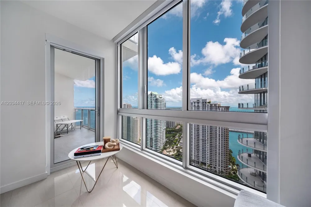 300 S Biscayne Blvd #T-3406 Miami, FL 33131