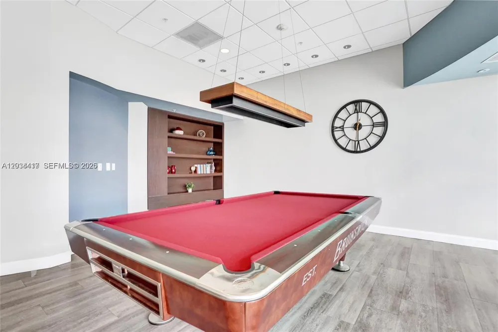 300 S Biscayne Blvd #T-3406 Miami, FL 33131