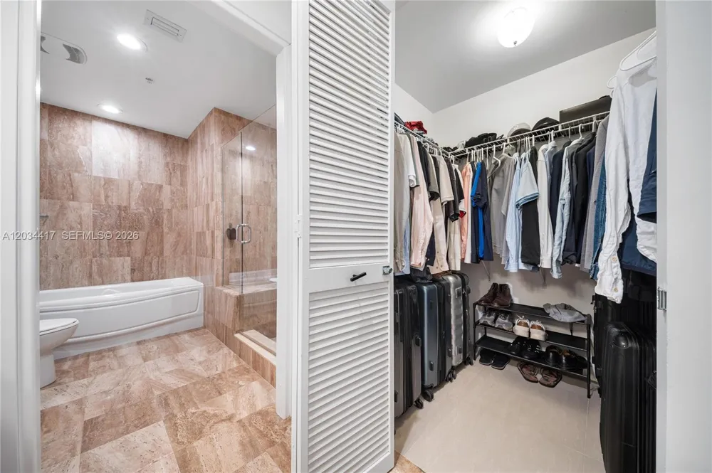 300 S Biscayne Blvd #T-3406 Miami, FL 33131