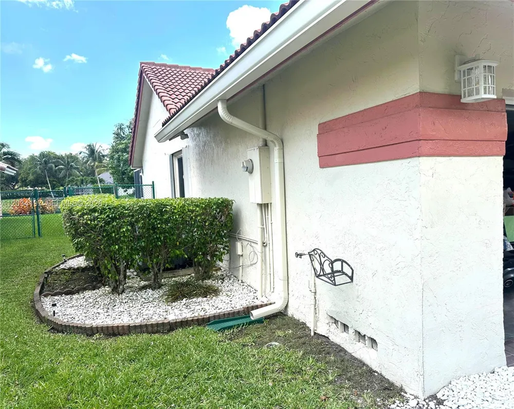 16328 NW 11th St Pembroke Pines, FL 33028