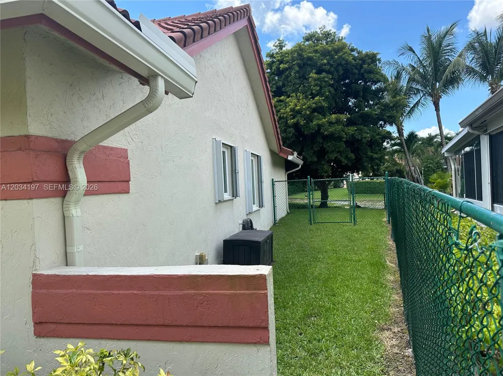 16328 NW 11th St Pembroke Pines, FL 33028