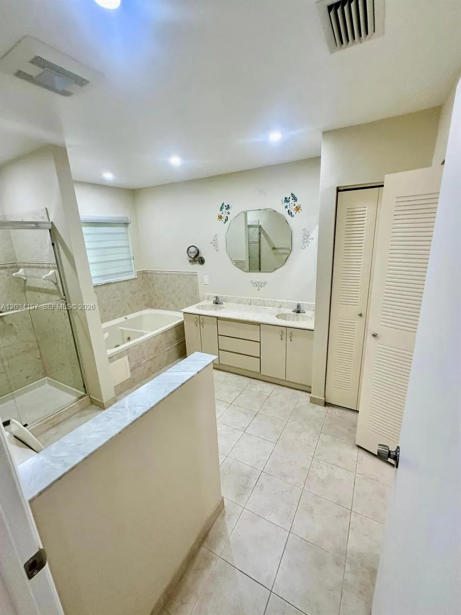 16328 NW 11th St Pembroke Pines, FL 33028