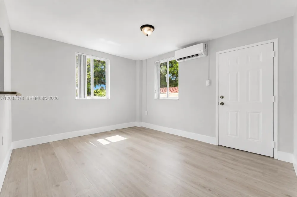 6647 SW 59th Pl #101 South Miami, FL 33143