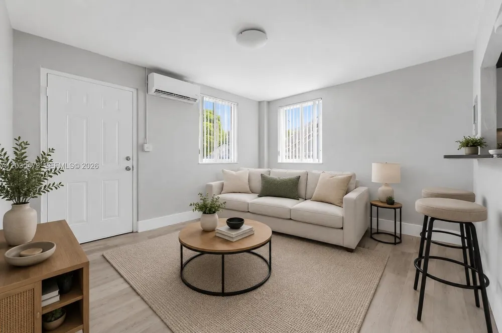 6647 SW 59th Pl #101 South Miami, FL 33143