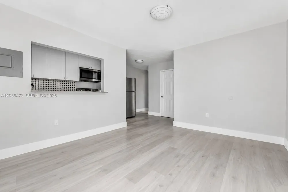 6647 SW 59th Pl #101 South Miami, FL 33143