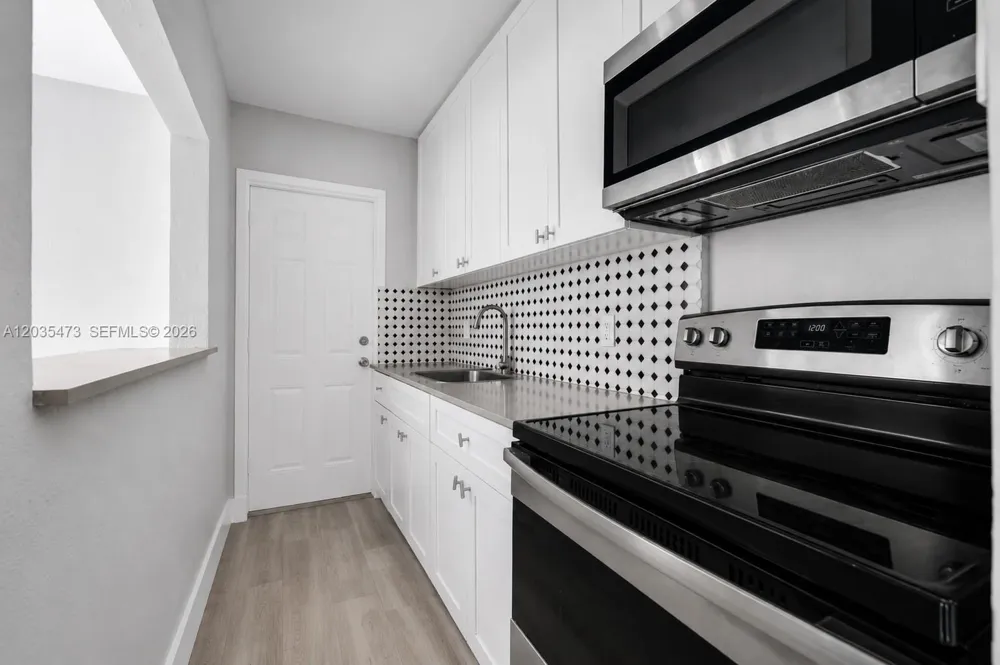 6647 SW 59th Pl #101 South Miami, FL 33143