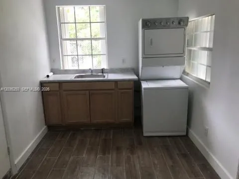 3244 SW 3rd St #L Miami, FL 33135