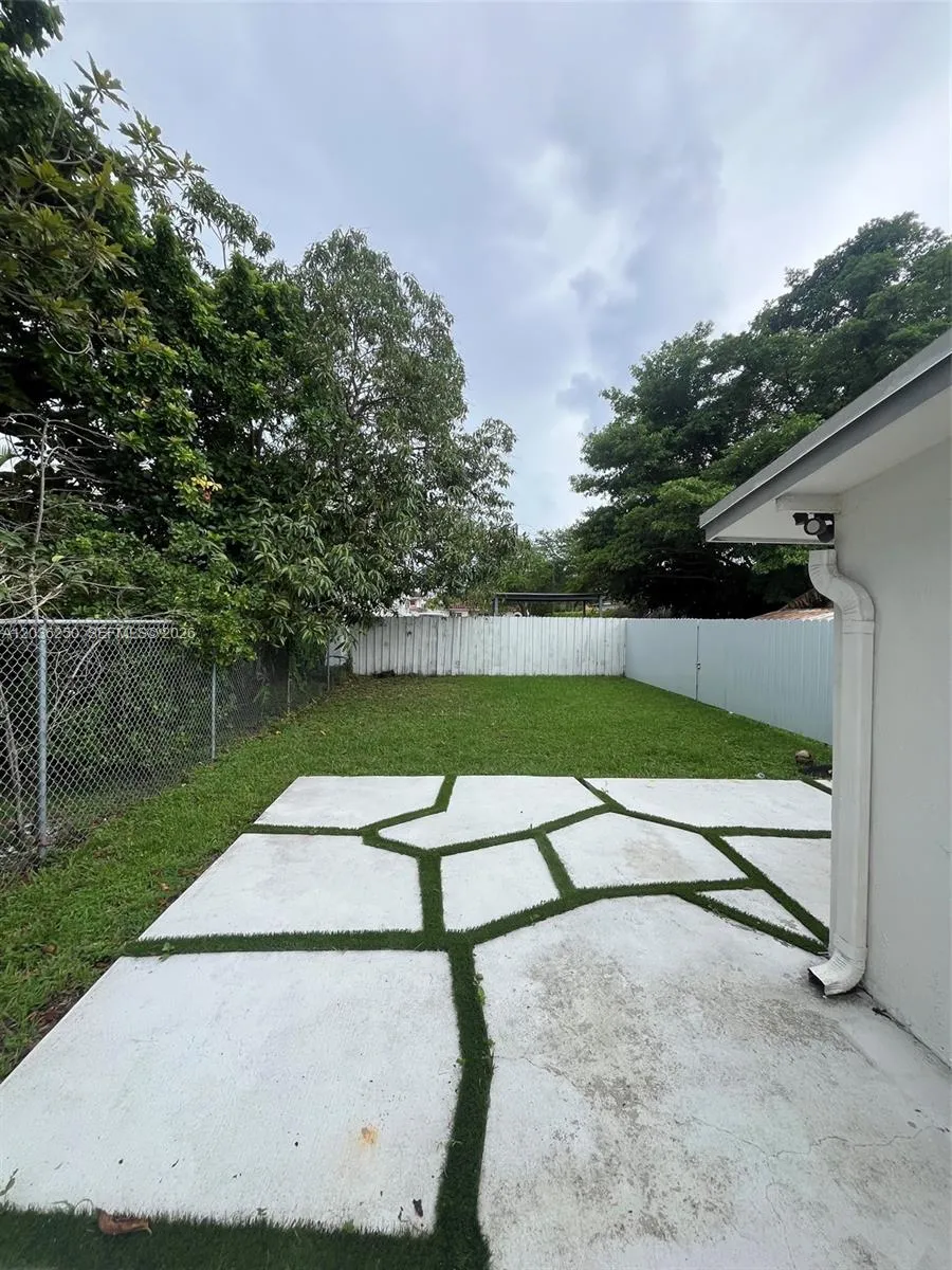 3244 SW 3rd St #L Miami, FL 33135