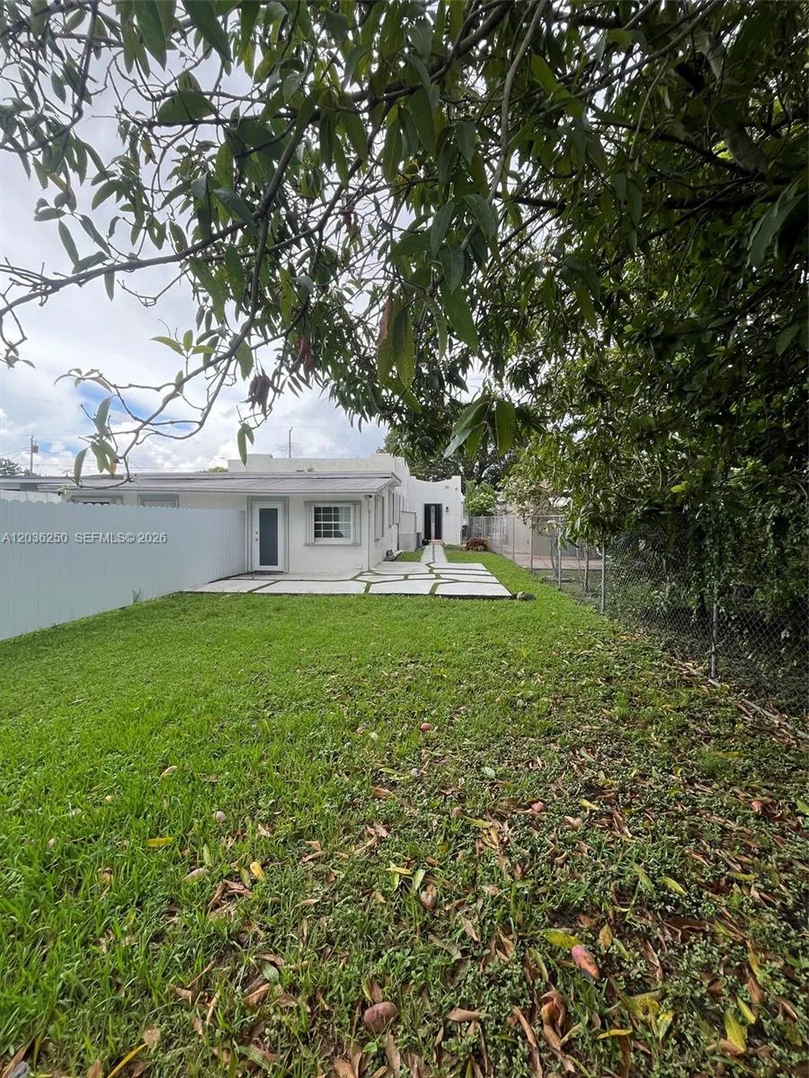 3244 SW 3rd St #L Miami, FL 33135