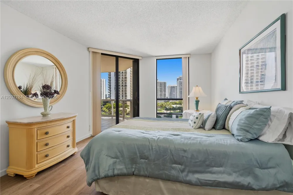 20191 E Country Club Dr #803 Aventura, FL 33180